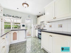 Kitchen- click for photo gallery